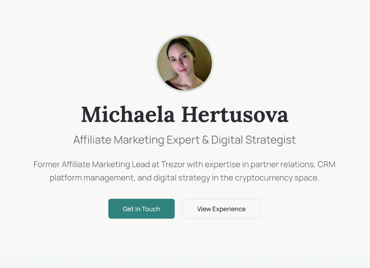 LinkedIn Resume Builder | Create Your Professional Website - Macaly
